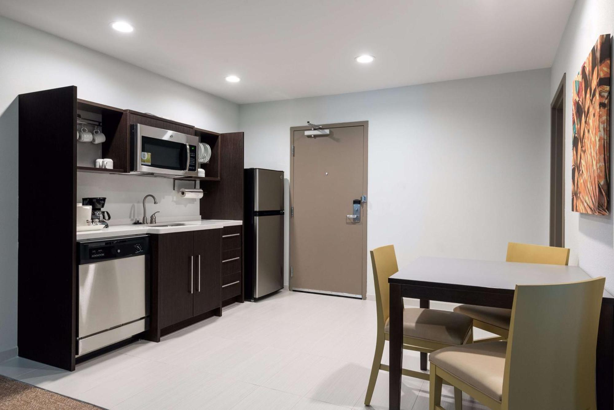King Studio Suite